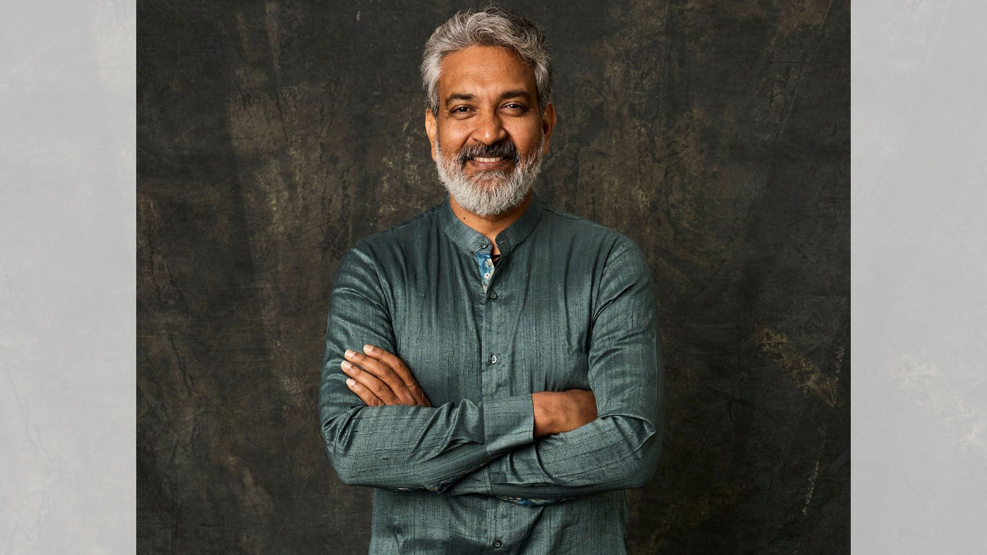 ‘సింగ్ గీతం’ తొలి టికెట్ కొనుగోలు చేసిన ఎస్.ఎస్. రాజమౌళి Telugu News
